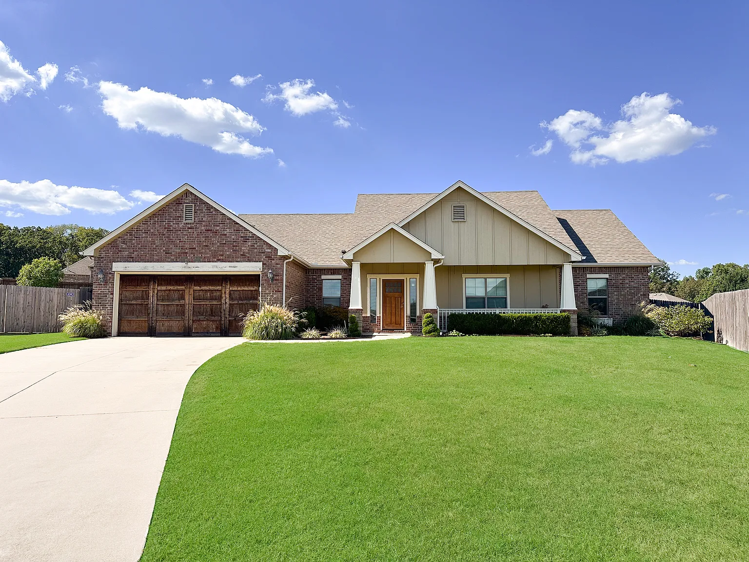 3 bed, 1963 sqft, $2,700 — Photo 1