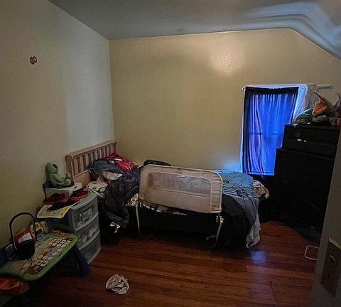 3rd image of 4326 W 131st St