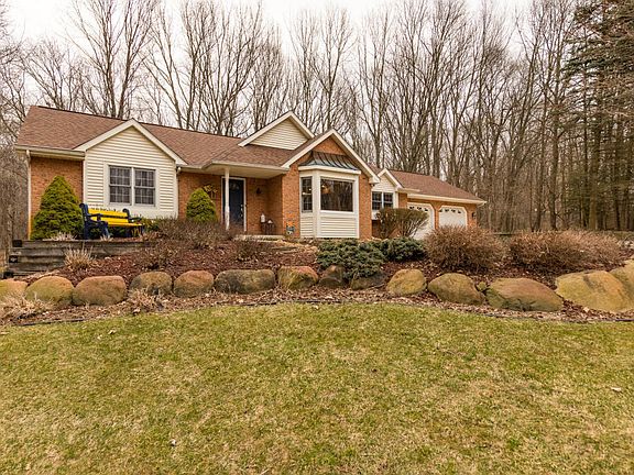 3rd image of 4457 Pine Knoll Ave