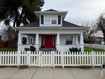 555 W D St, Lemoore, CA, 93245