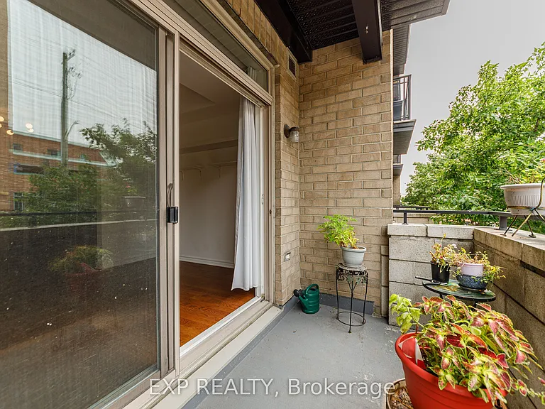 429 Kent St #221 — Photo 8