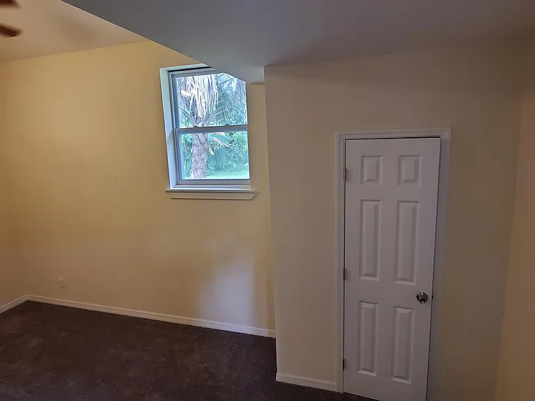 854 Allison St — Photo 6