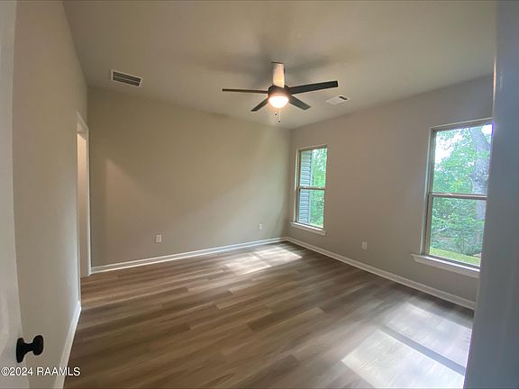 2nd image of 316 Cainwood Ct