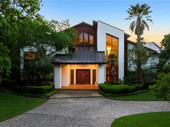 8604 Creekview Ct, College Station, TX 77845