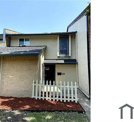 4008 Towngate Blvd