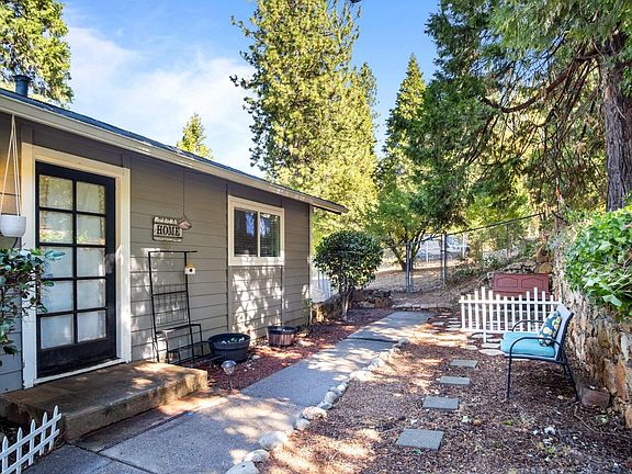 3rd image of 2838 Westview Dr