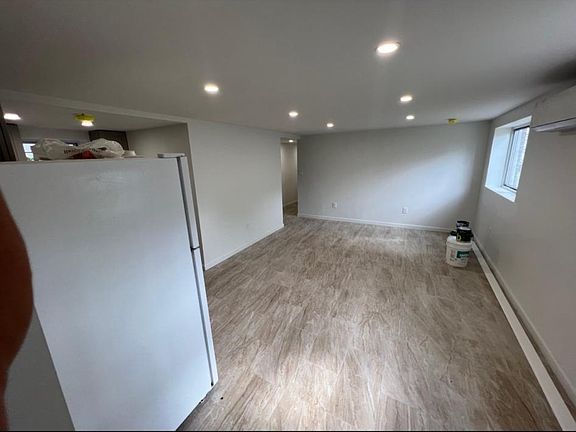 5th image of 23 Cedar Ave