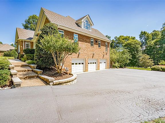 2nd image of 14523 Augusta Ln