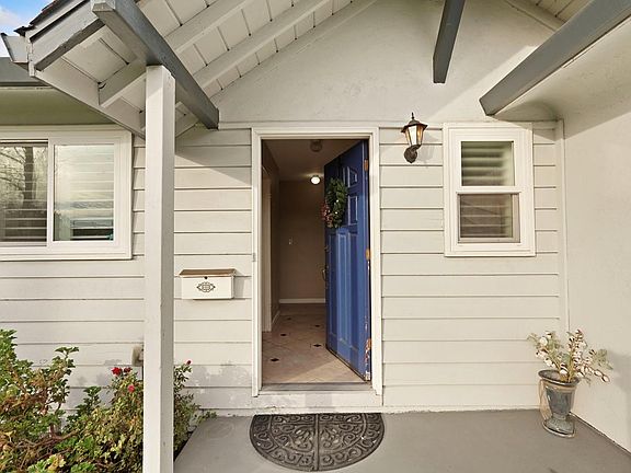 4th image of 1007 Cardinal St