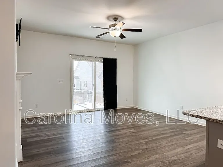 39 Mossycup Rd — Photo 5