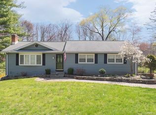 31 Rolf Dr, Danbury, CT 06810