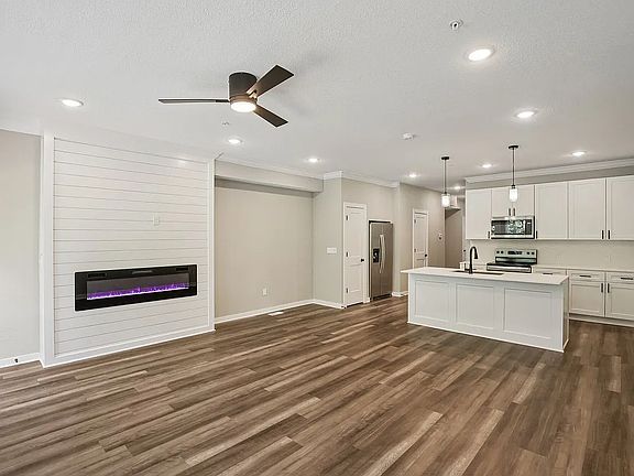3rd image of 11260 S Hallet St #14254