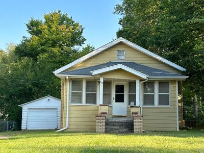 513 W Clay St, Clinton, IL, 61727