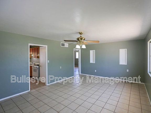 4th image of 241 S Hobson