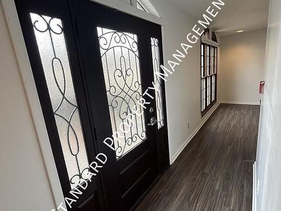 4th image of 215 Humboldt Pkwy #B1