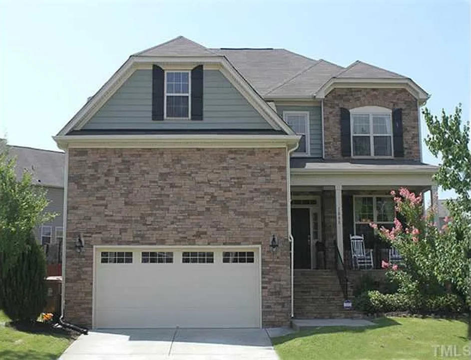 1008 Daybreak Bluff Dr
