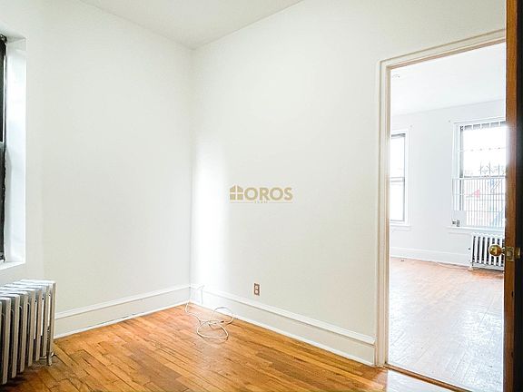 4th image of 233 E 3rd St #5A