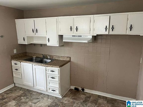 3rd image of 1437 17th St SW