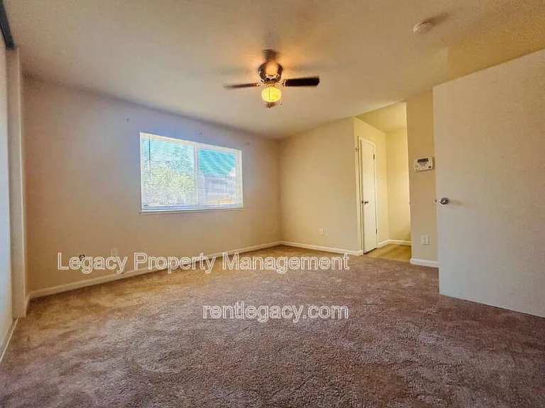 6841 Castleberry Cir — Photo 12
