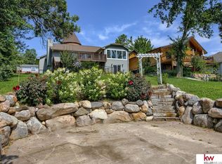 8879 Verdon Cir, Plattsmouth, NE 68048