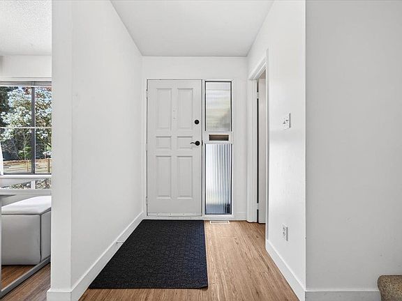 4th image of 3848 Garden Grove Dr