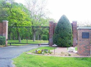 16 Oakdale Farm Rd, Edmond, OK 73013