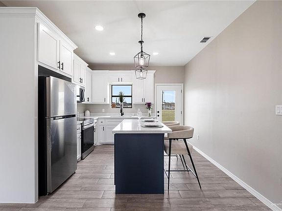 5th image of 2261 Victoriano St