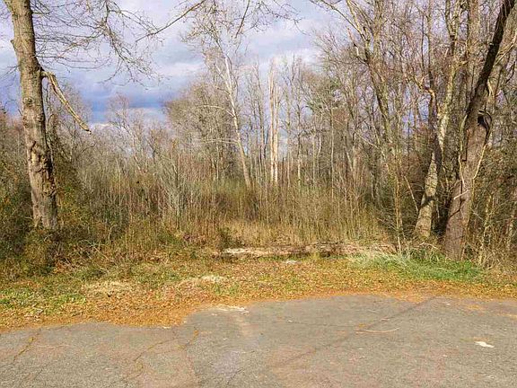 5th image of Woodshire Dr