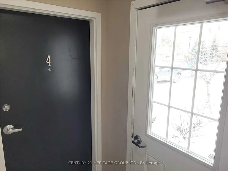 53 Ferndale Dr S #4 — Photo 3