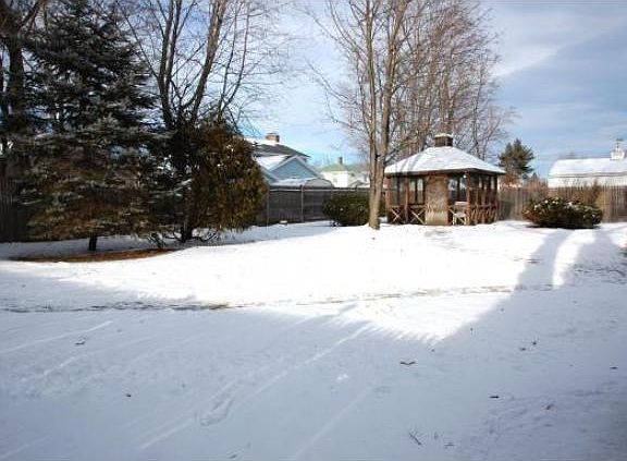 5th image of 16 Fairview St