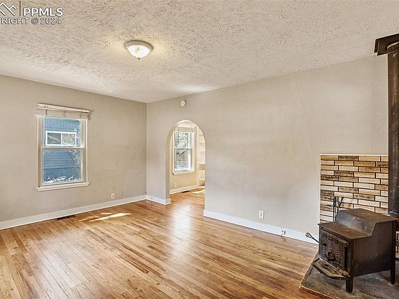 4th image of 612 W Bowman Ave