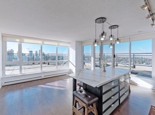 10777 University Dr #2104, Surrey, BC V3T 0E6