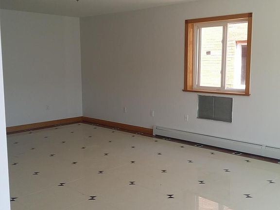 3rd image of 6018 60th Pl Floor 2