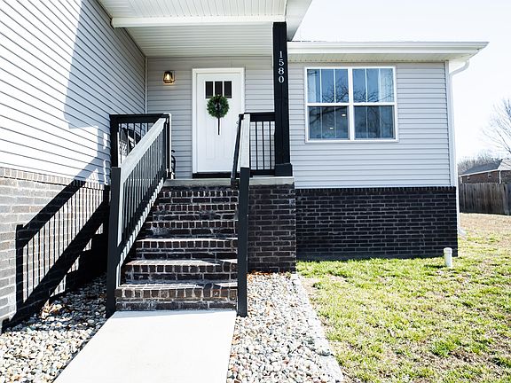 2nd image of 1580 Spring Hills Street
