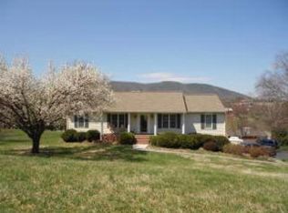 4628 Red Barn Ln, Roanoke, VA 24012