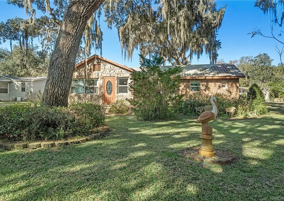 1st image of 2747 N Lakefront Dr