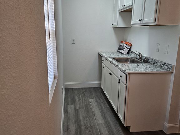 5th image of 9907 N 18th St #D