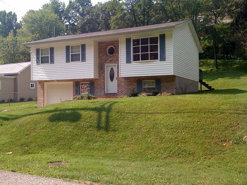 1st image of 421 Crestview Dr