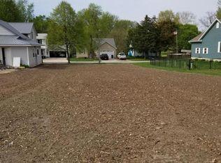 615 W 8th St, Tipton, IA 52772