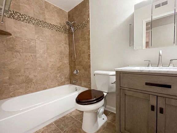 5th image of 1008 Vesper Ln