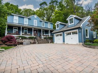 3 Victorian Woods Dr, Atlantic Highlands, NJ 07716