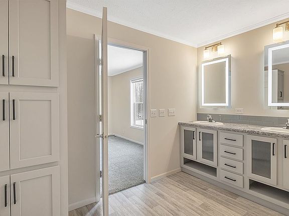 5th image of 8586 Boyer Dr