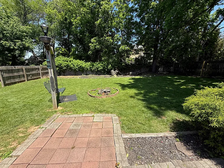8 & 10 Gibbons Blvd — Photo 22
