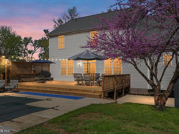 2nd image of 306 Schoolhouse Ln