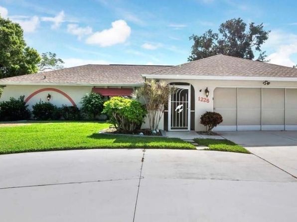 1226 Waterside Ln