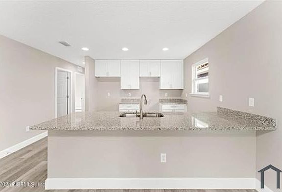 2nd image of 1526 W 35th St