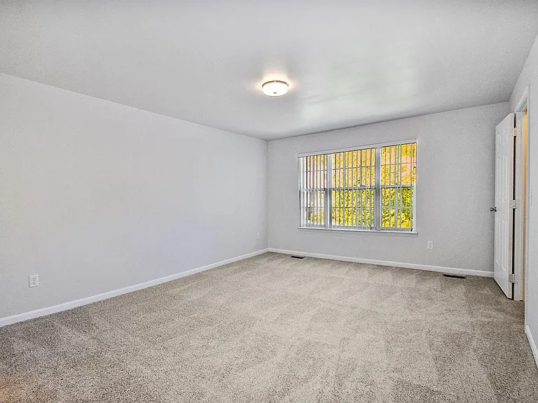 Stonehaven Apartments — Photo 16