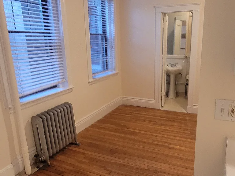 60 Queensberry St #2 — Photo 3