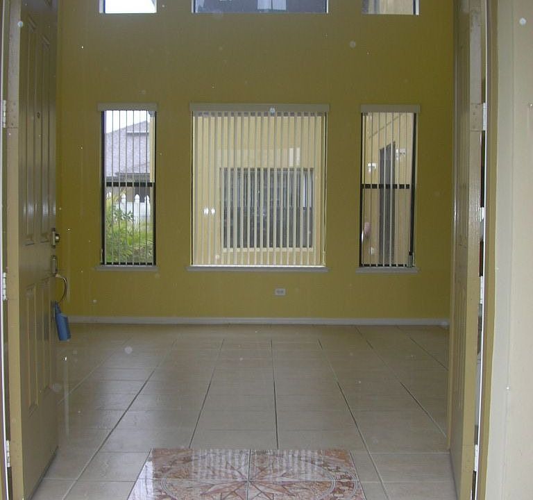 Entrance / Formal Living