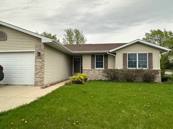 290 Oakbrook Dr, Lake Mills, WI 53551